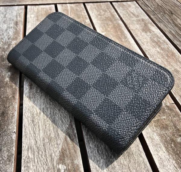 【Louis Vuitton】IPHONE X・XS フォリオ ダミエグラフィット M63445